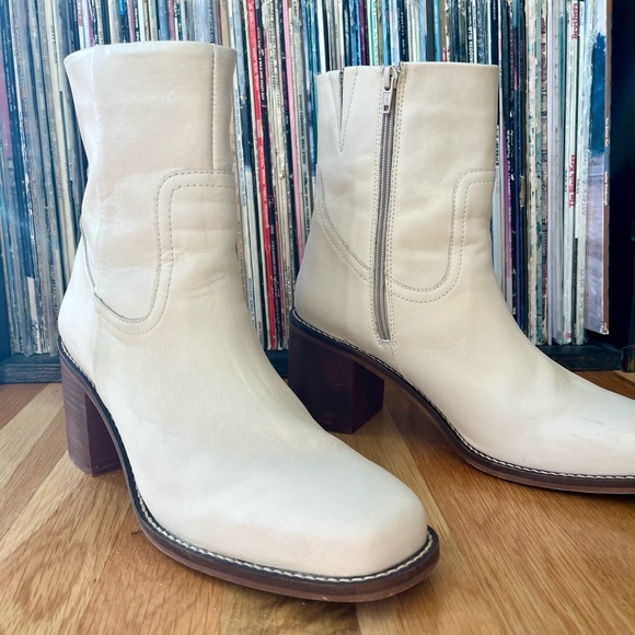 Women’s Size 9 White Block Heel Zip Bootie by Patina Portland Leatherr - Picture 6 of 8